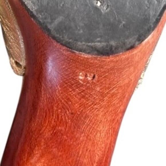 MIU MIU Gold Leather Cutout Slingback Heels Made in Italy Size 39 - Picture 5 of 5